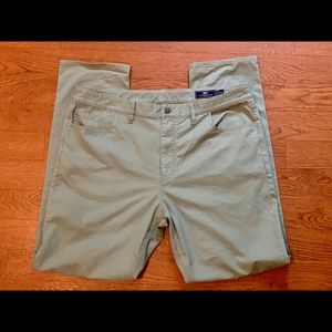 BNWOT Men’s Vineyard Vines slim pants 40x34